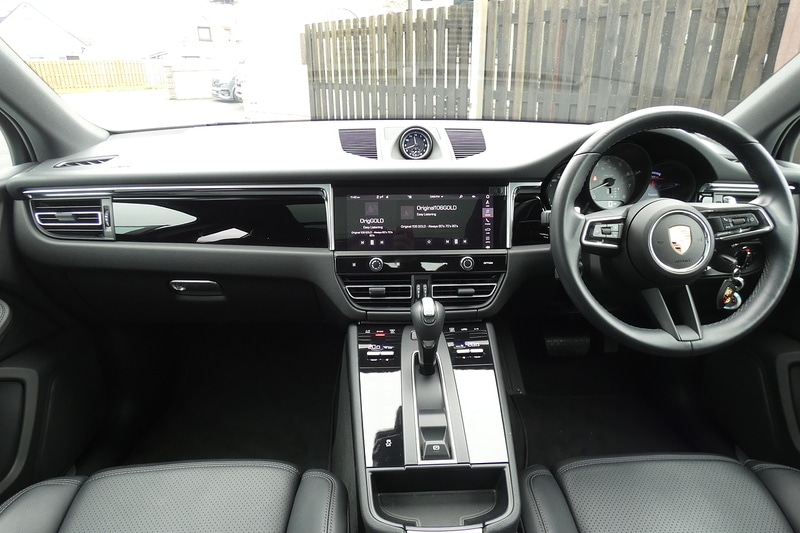 Used Porsche Macan 2023 for sale - 78122328: Photo 8