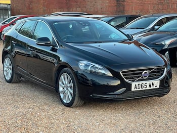 Used Volvo V40 2015 for sale - 79634980: Photo