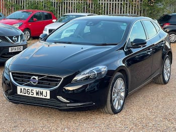 Used Volvo V40 2015 for sale - 79634980: Photo