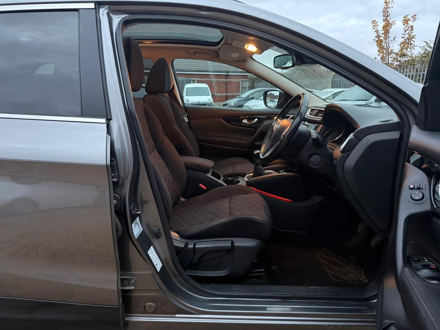 Used Nissan Qashqai 2015 for sale - 76608018: Photo 14