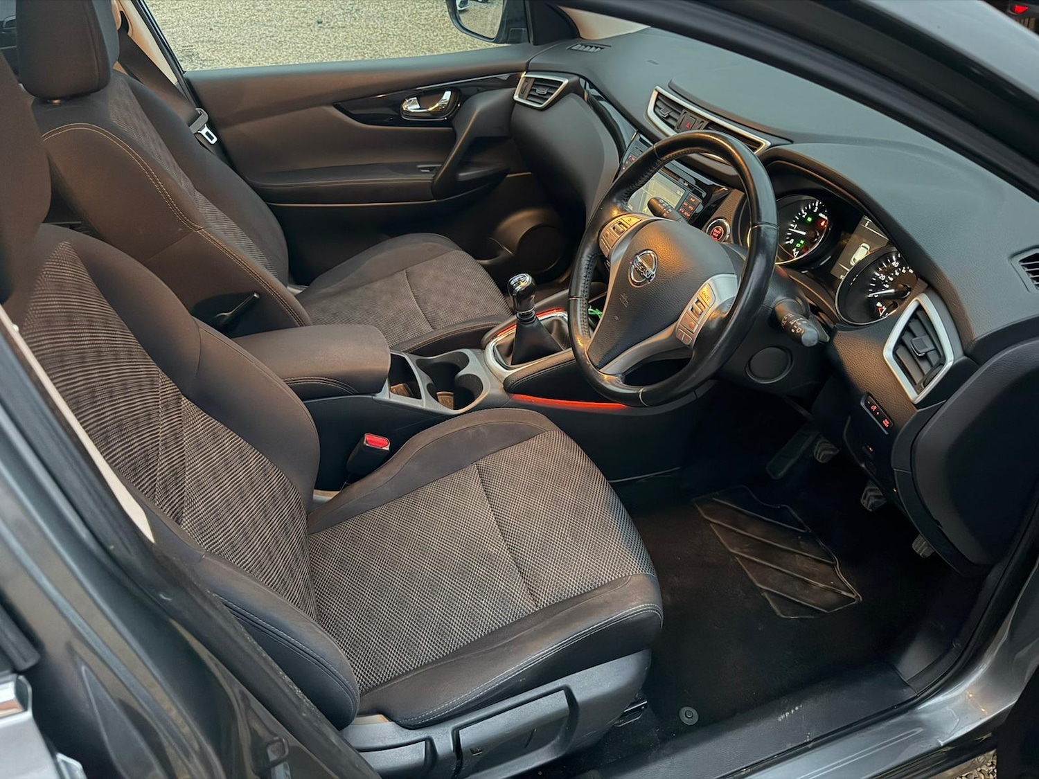 Used Nissan Qashqai 2015 for sale - 76608018: Photo 15