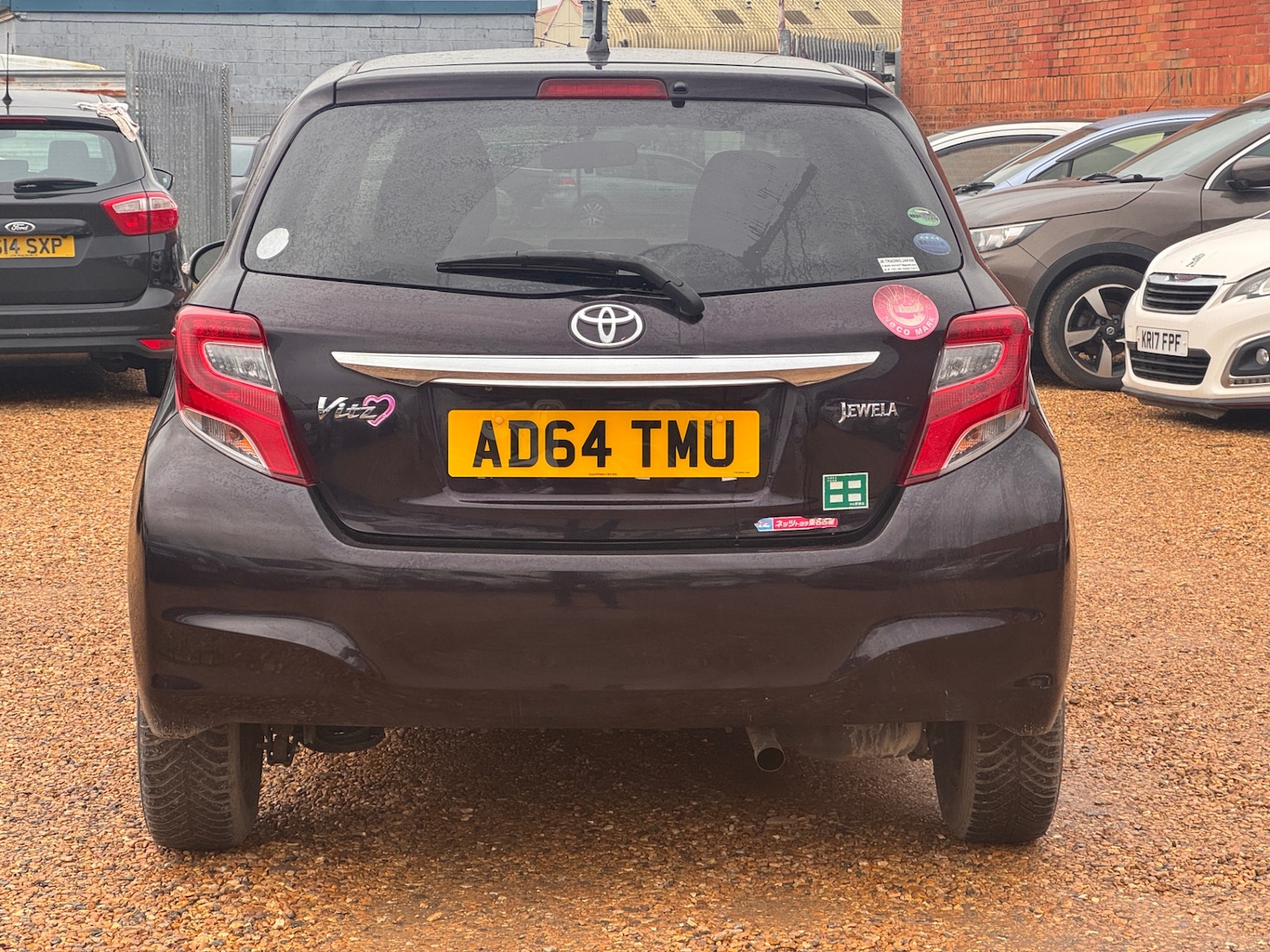 Used Toyota Vitz 2015 for sale - 77502771: Photo 2