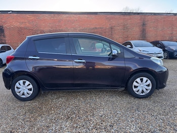 Used Toyota Vitz 2015 for sale - 77502771: Photo