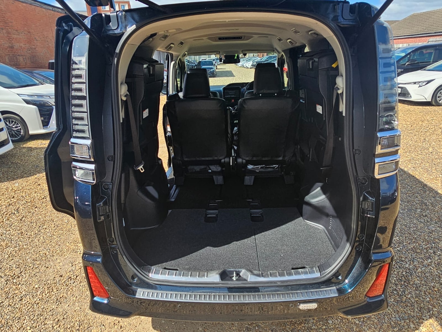 Used Toyota Noah 2026 for sale - 78122803: Photo 14