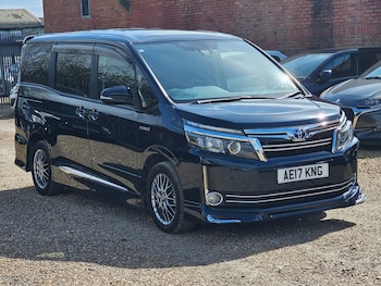 Used Toyota Voxy 2017 for sale - 78122803: Photo