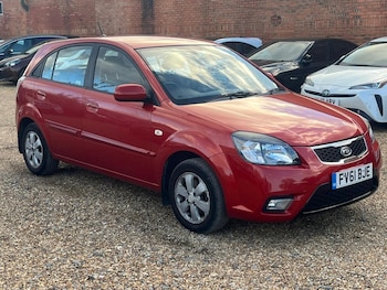 2011 (61) - 1.5 CRDi 2 5dr