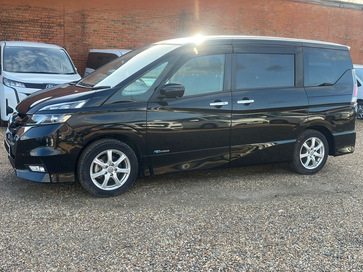 Used Nissan Serena 2018 for sale - 77946202: Photo 10