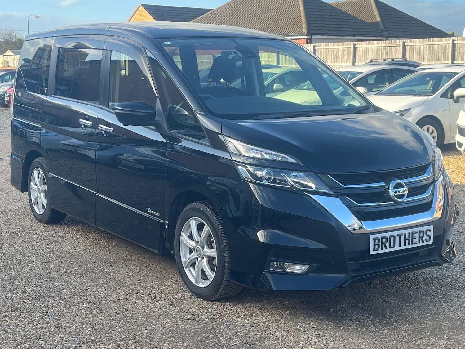 Used Nissan Serena 2018 for sale - 77946202: Photo 2
