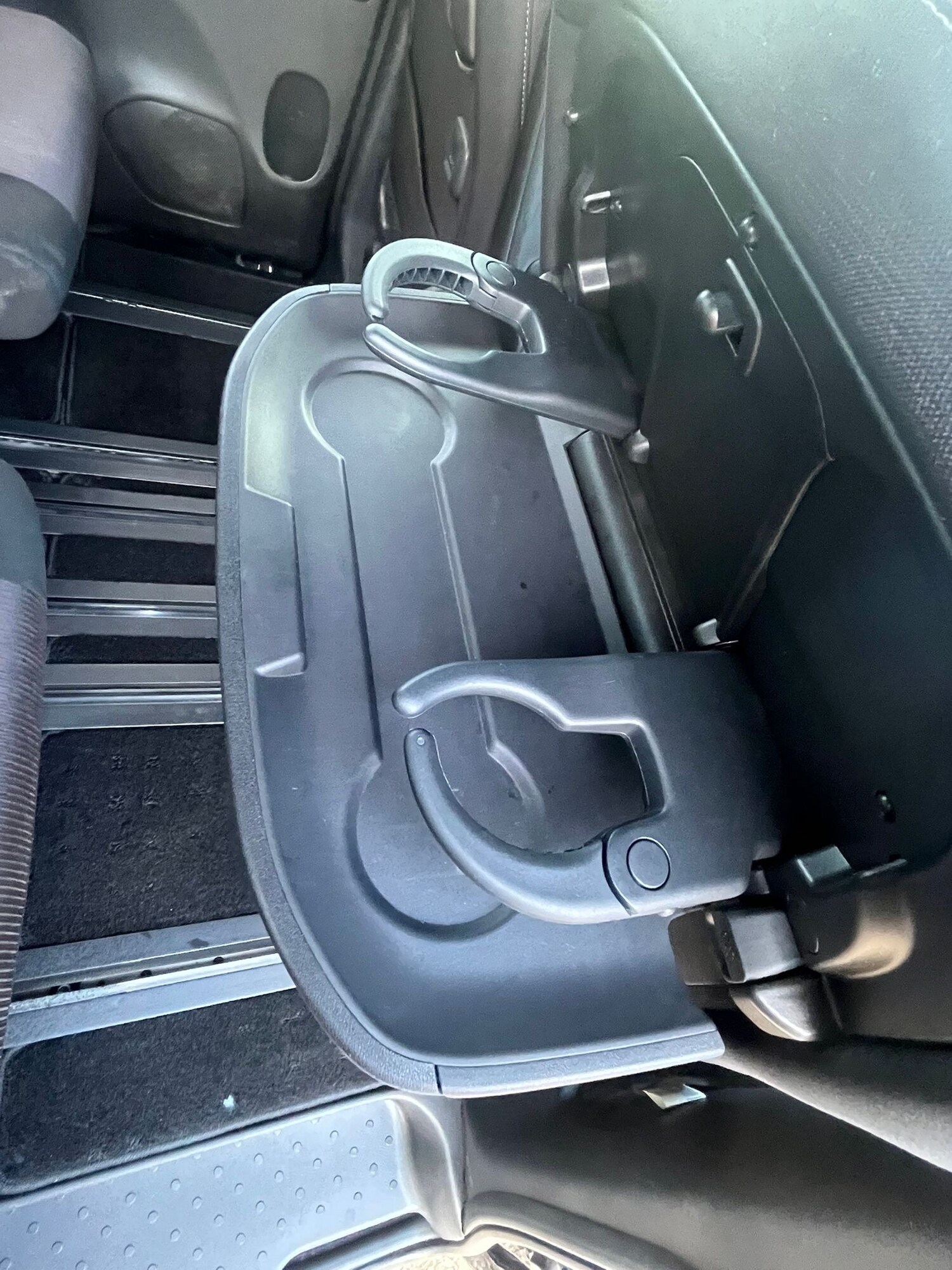 Used Nissan Serena 2018 for sale - 77946202: Photo 22