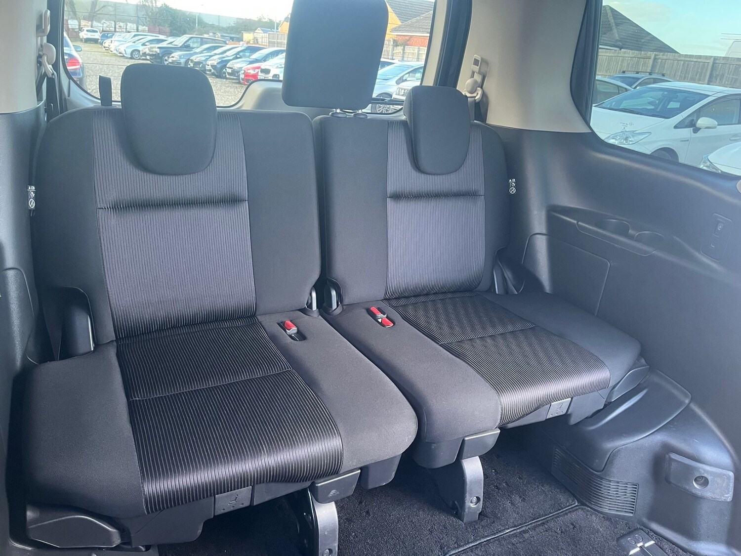 Used Nissan Serena 2018 for sale - 77946202: Photo 24