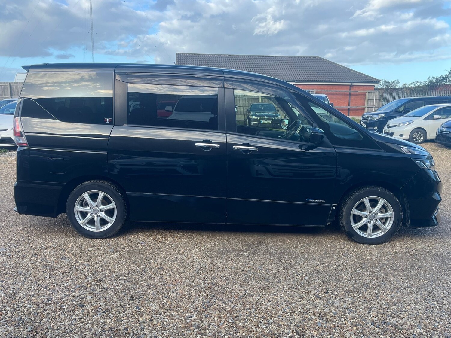 Used Nissan Serena 2018 for sale - 77946202: Photo 3