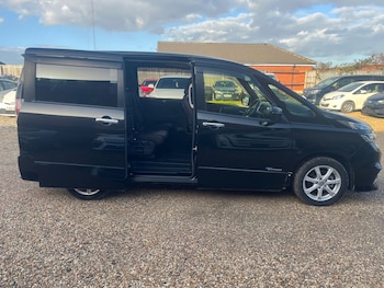 Used Nissan Serena 2018 for sale - 77946202: Photo
