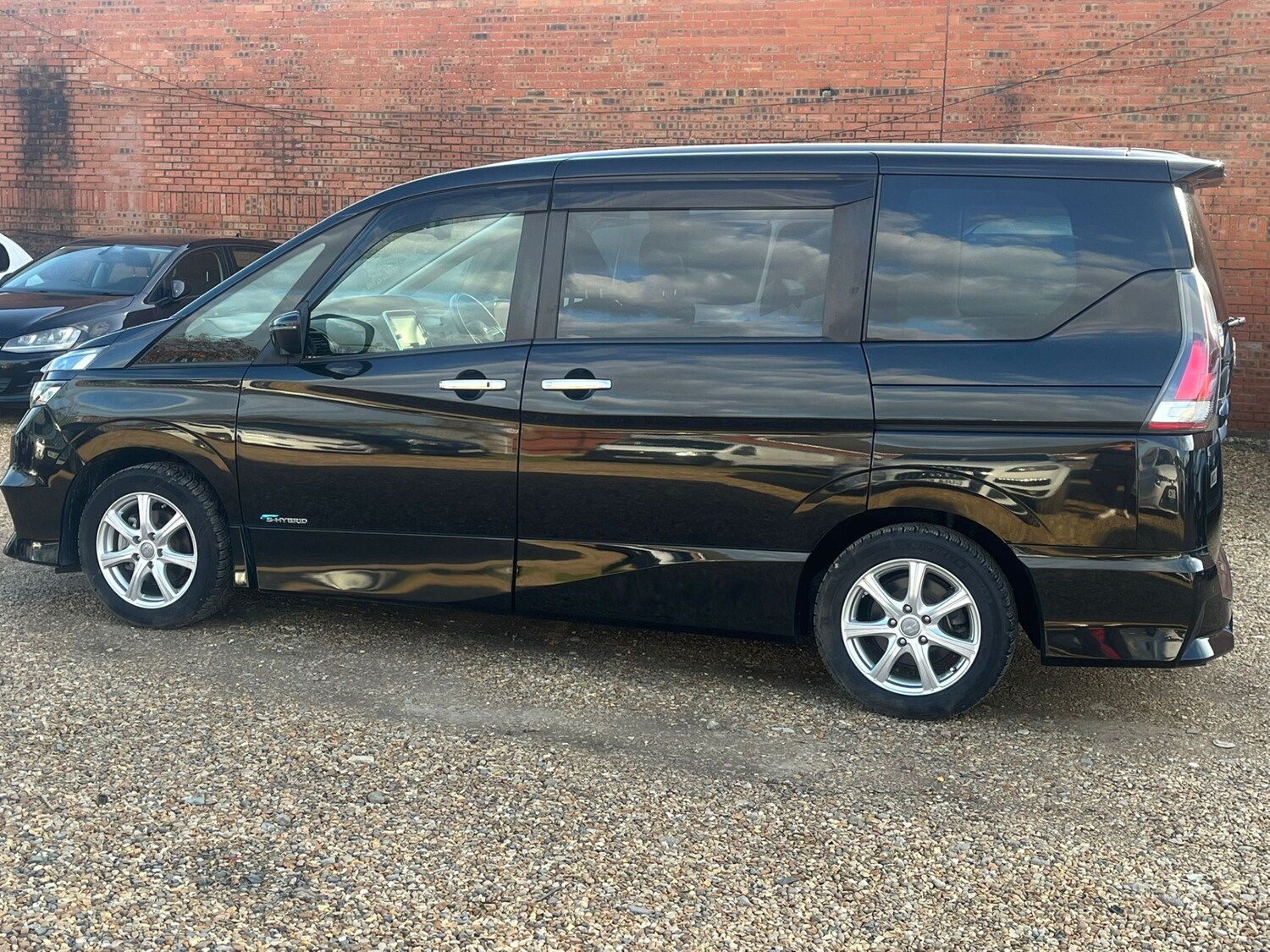 Used Nissan Serena 2018 for sale - 77946202: Photo 9