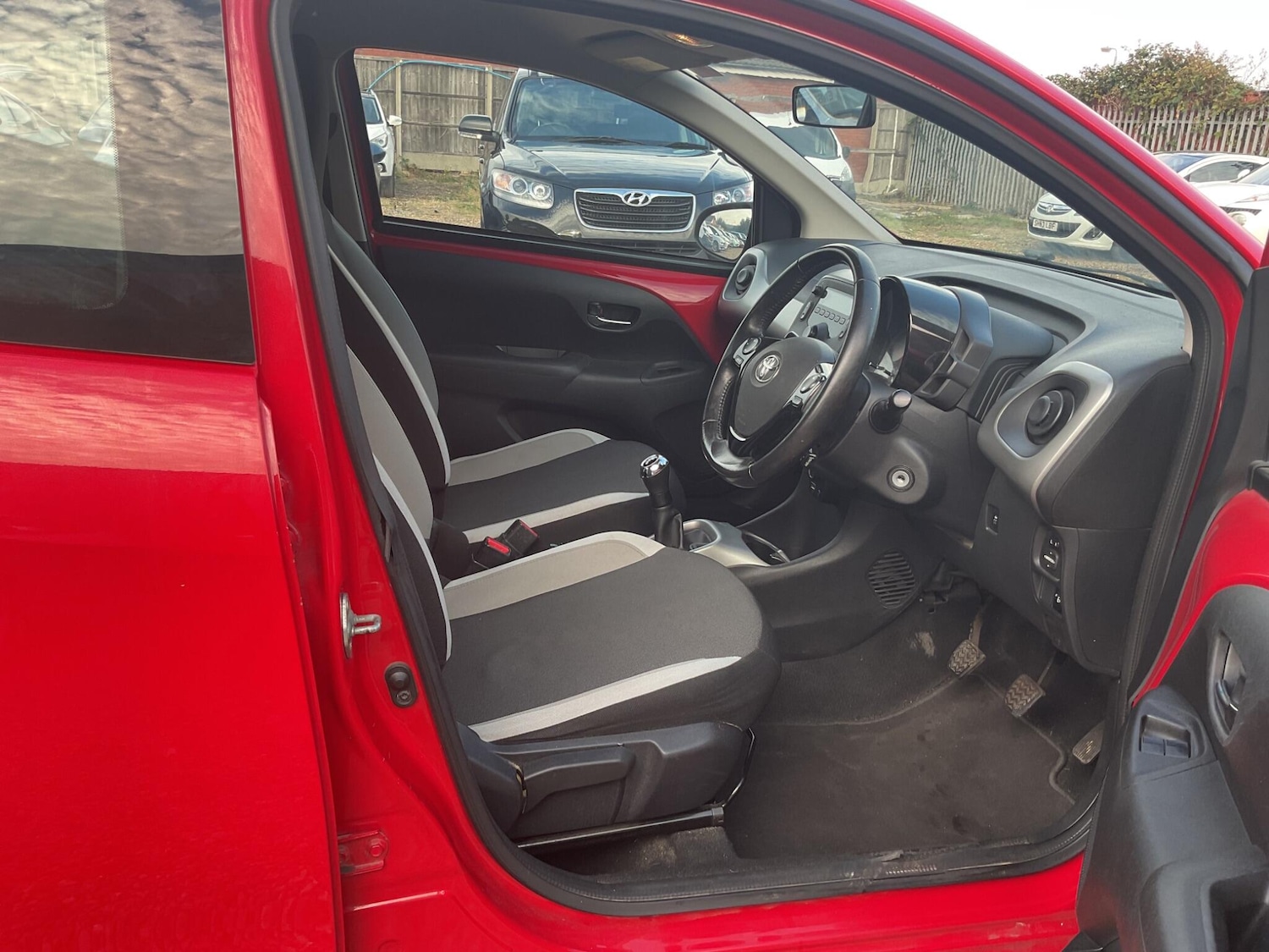 Used Toyota AYGO 2018 for sale - 76181839: Photo 10