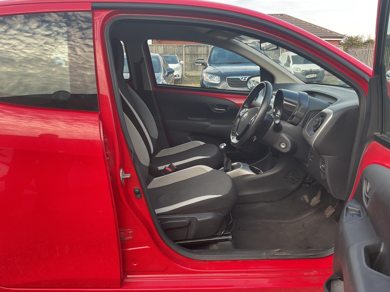 Used Toyota AYGO 2018 for sale - 76181839: Photo 14