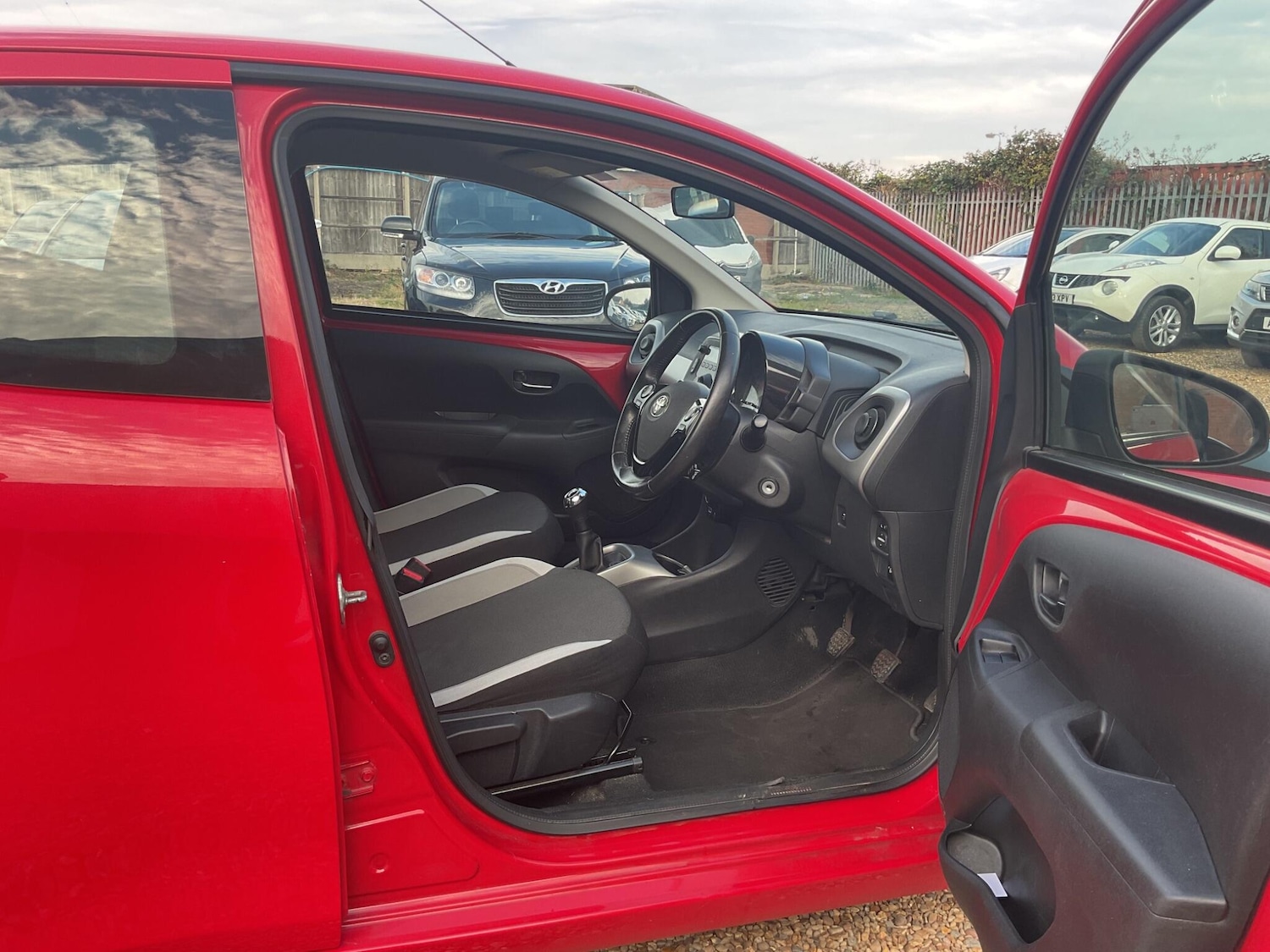 Used Toyota AYGO 2018 for sale - 76181839: Photo 15