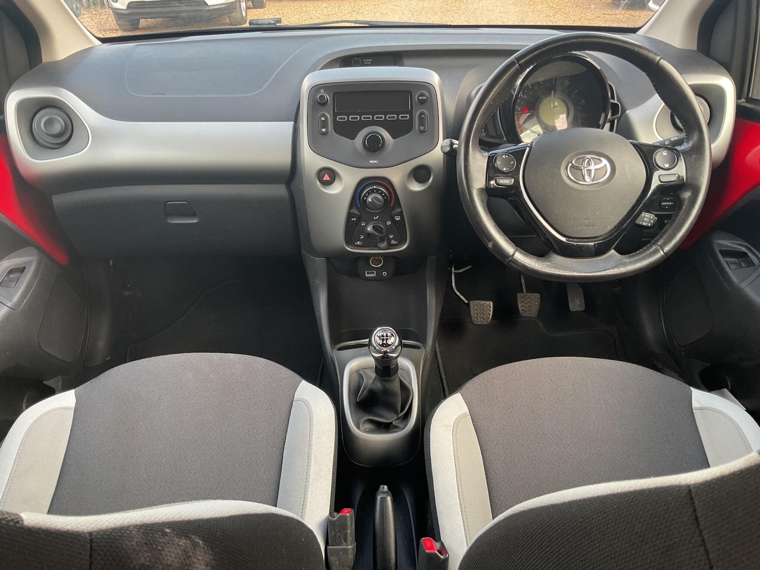 Used Toyota AYGO 2018 for sale - 76181839: Photo 8