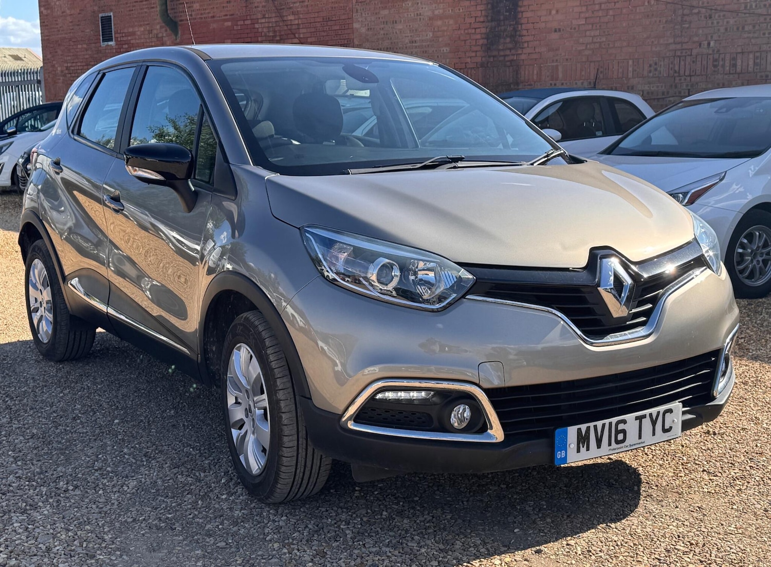 Used Renault Captur 2016 for sale - 76181843: Photo 1