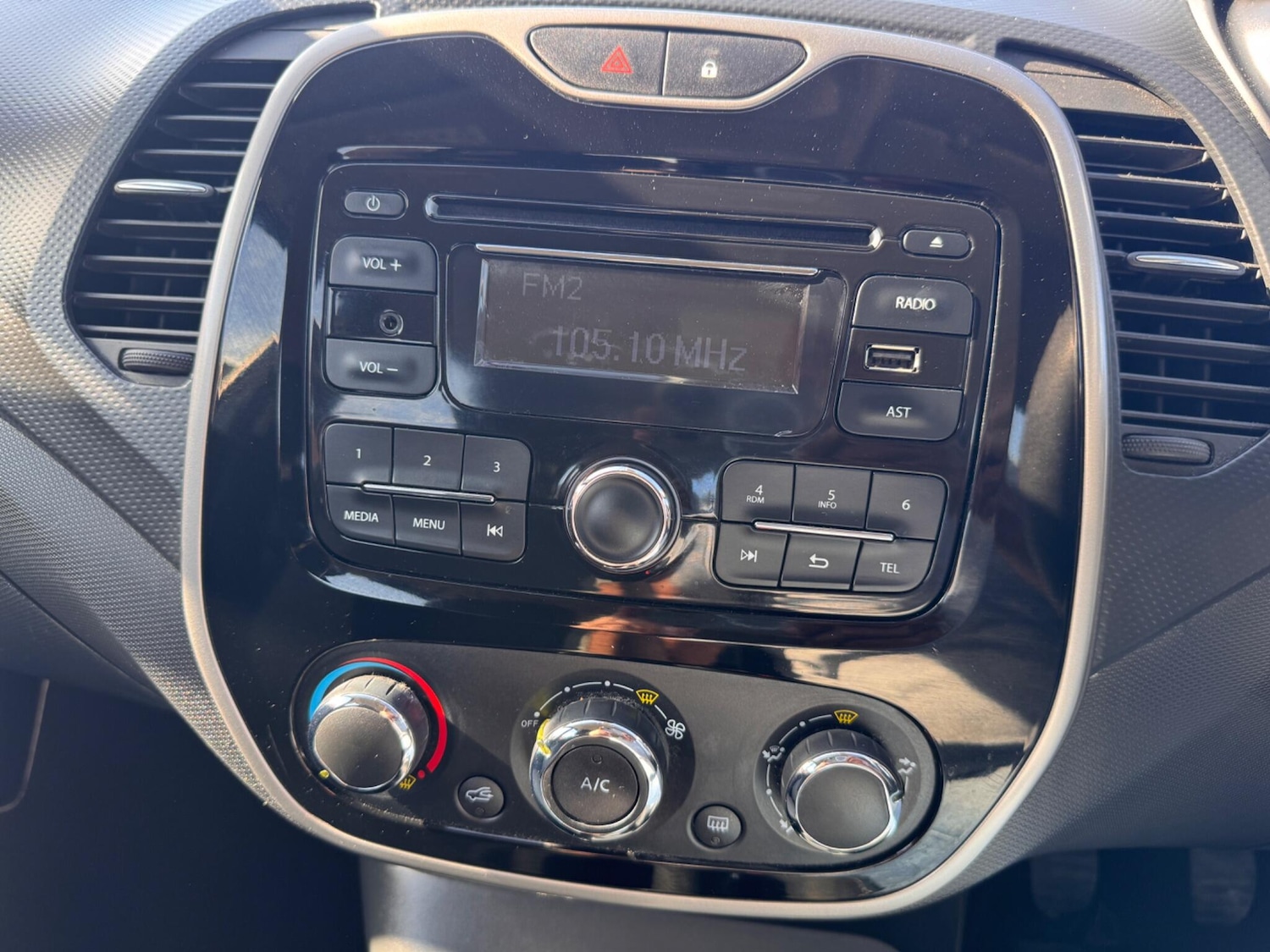 Used Renault Captur 2016 for sale - 76181843: Photo 20