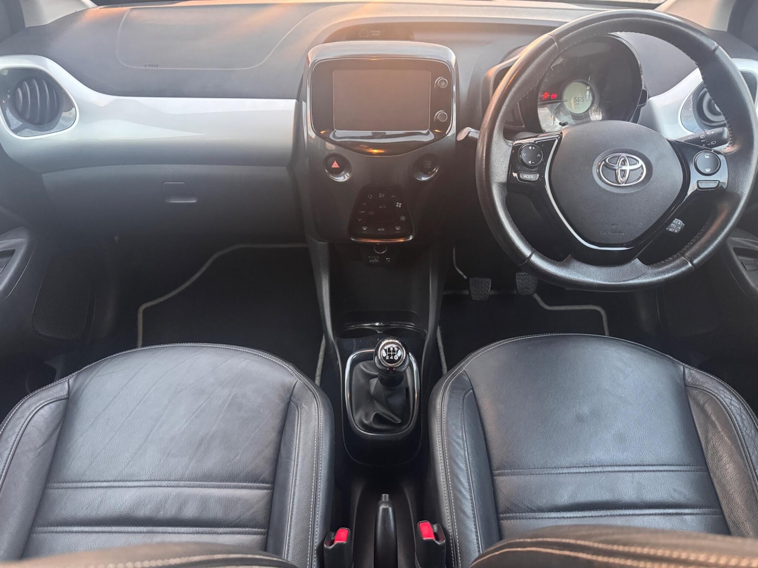 Used Toyota AYGO 2016 for sale - 76370616: Photo 13