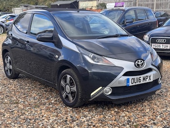 2016 (16) - 1.0 VVT-i x-clusiv Euro 6 5dr