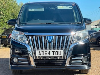 Used Toyota Voxy 2015 for sale - 79544438: Photo