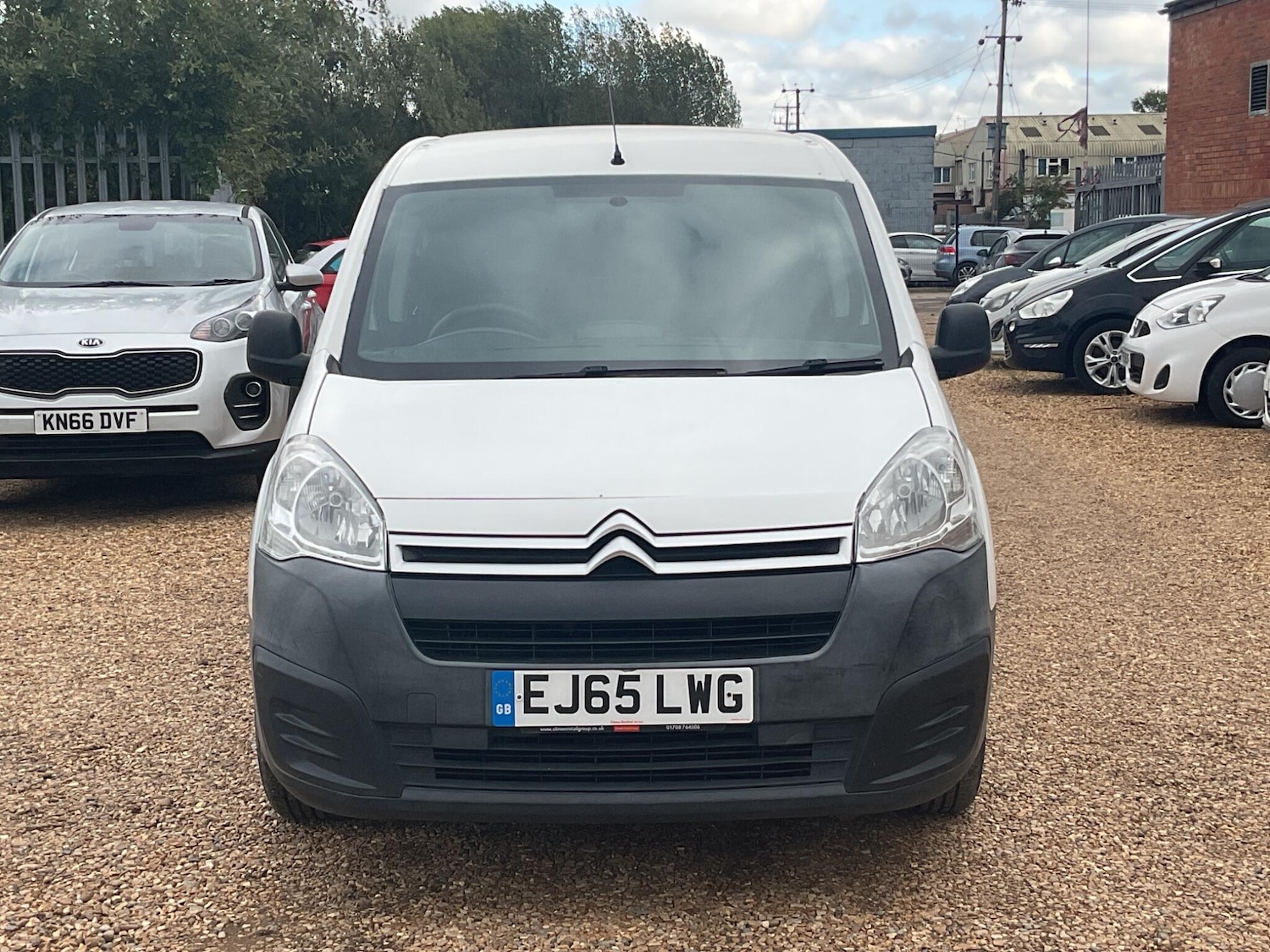 Used Citroen Berlingo 2015 for sale - 76181847: Photo 2