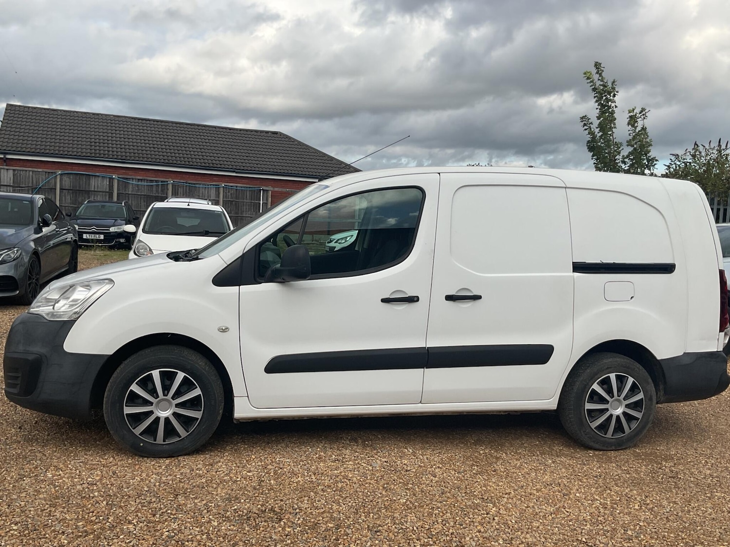 Used Citroen Berlingo 2015 for sale - 76181847: Photo 4