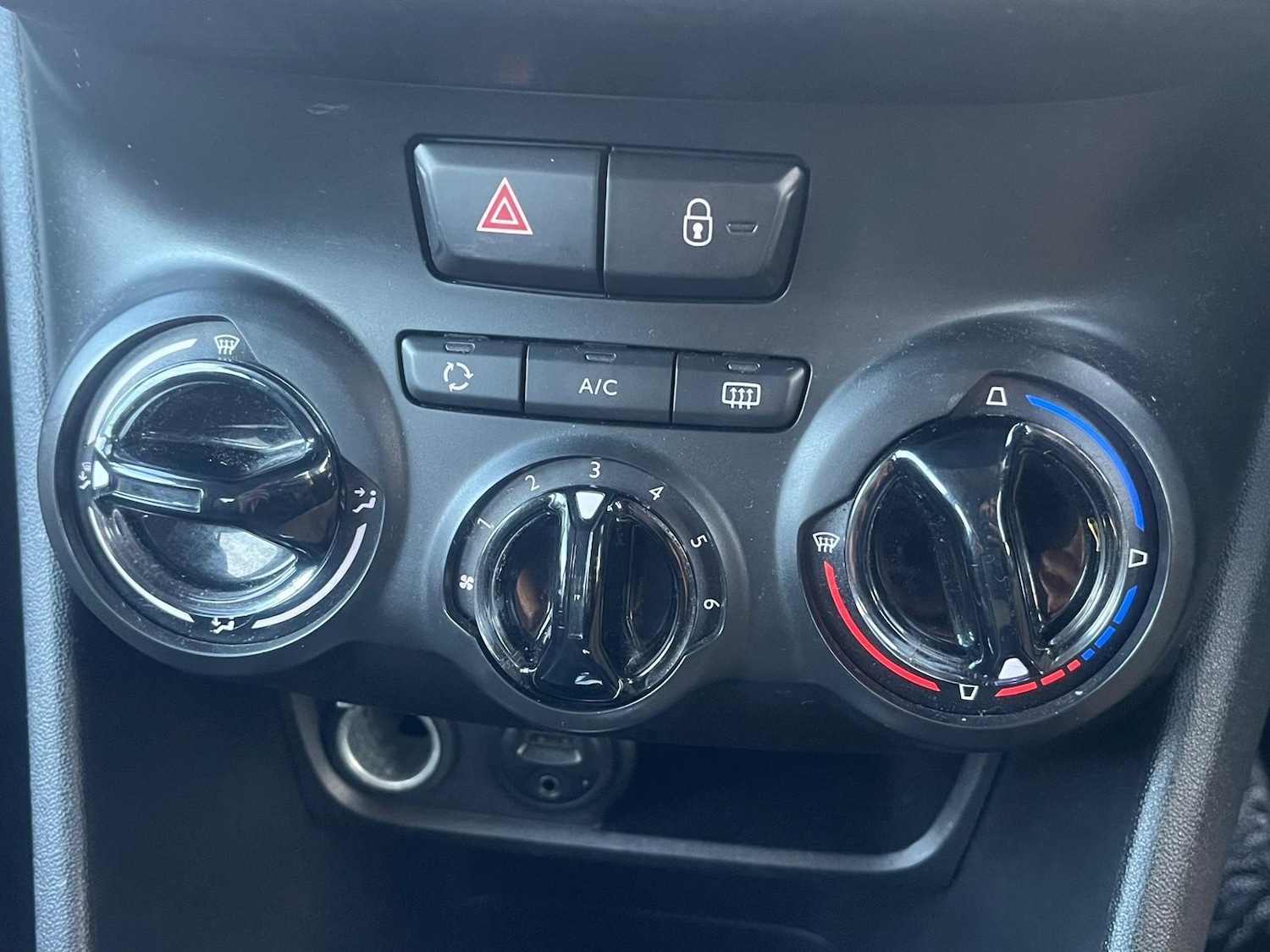 Used Peugeot 2008 2014 for sale - 76584349: Photo 18