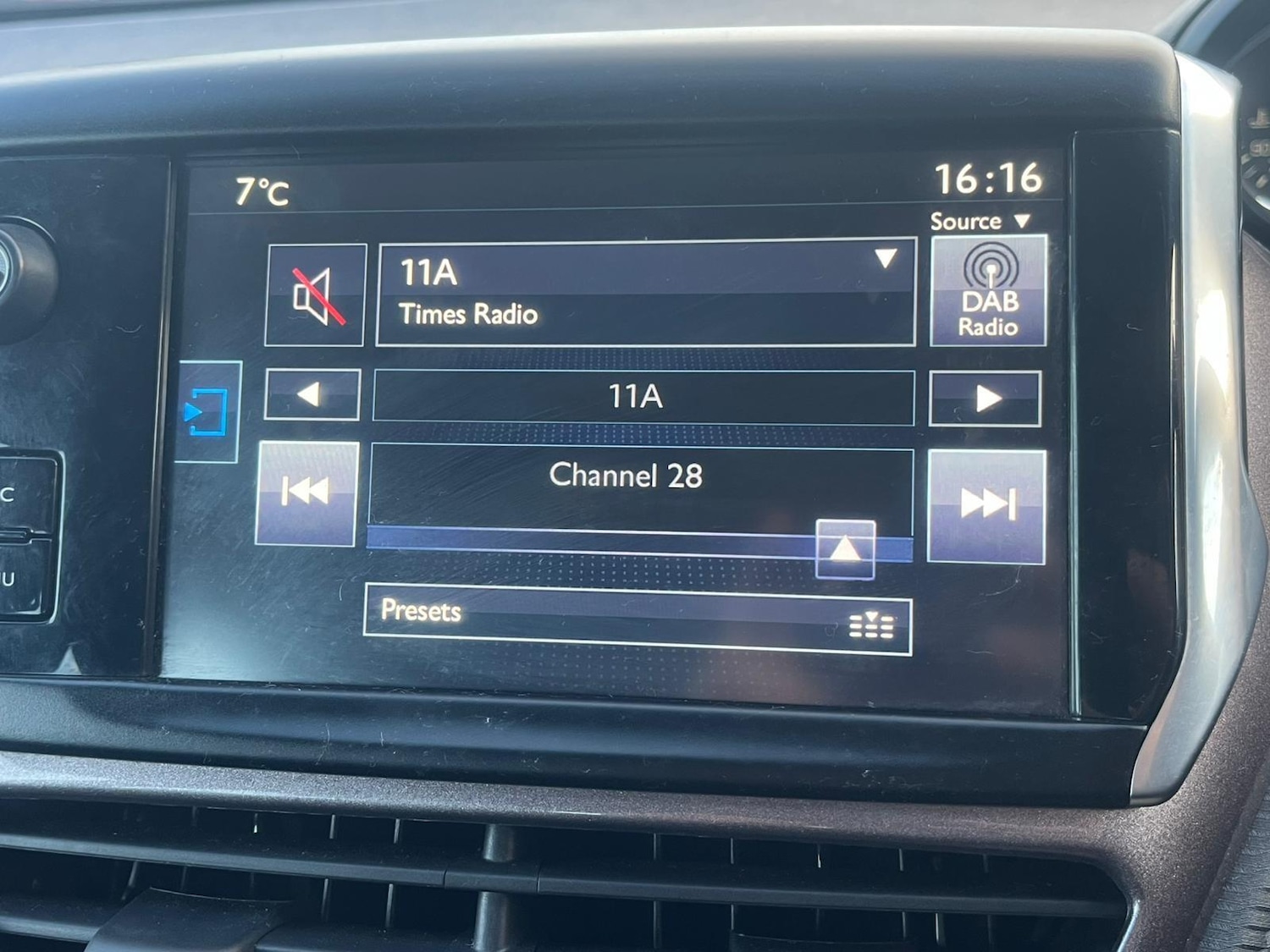 Used Peugeot 2008 2014 for sale - 76584349: Photo 22