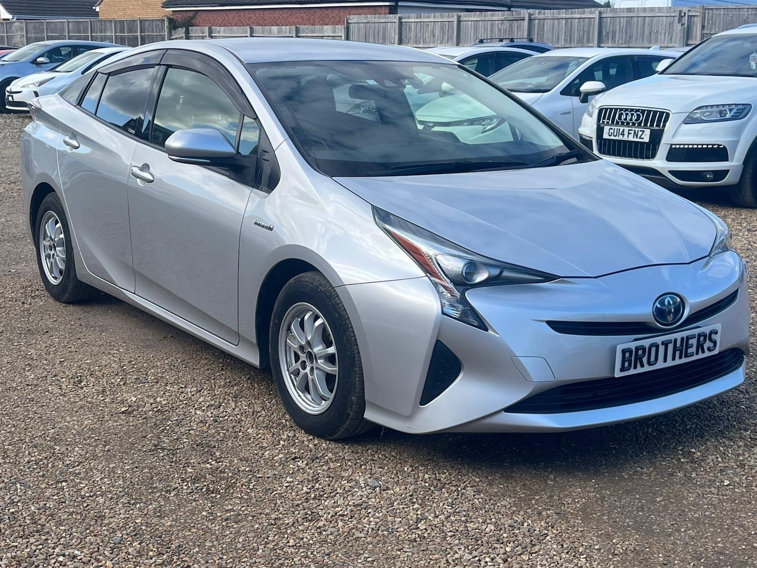 Used Toyota Prius 2018 for sale - 77946049: Photo 2