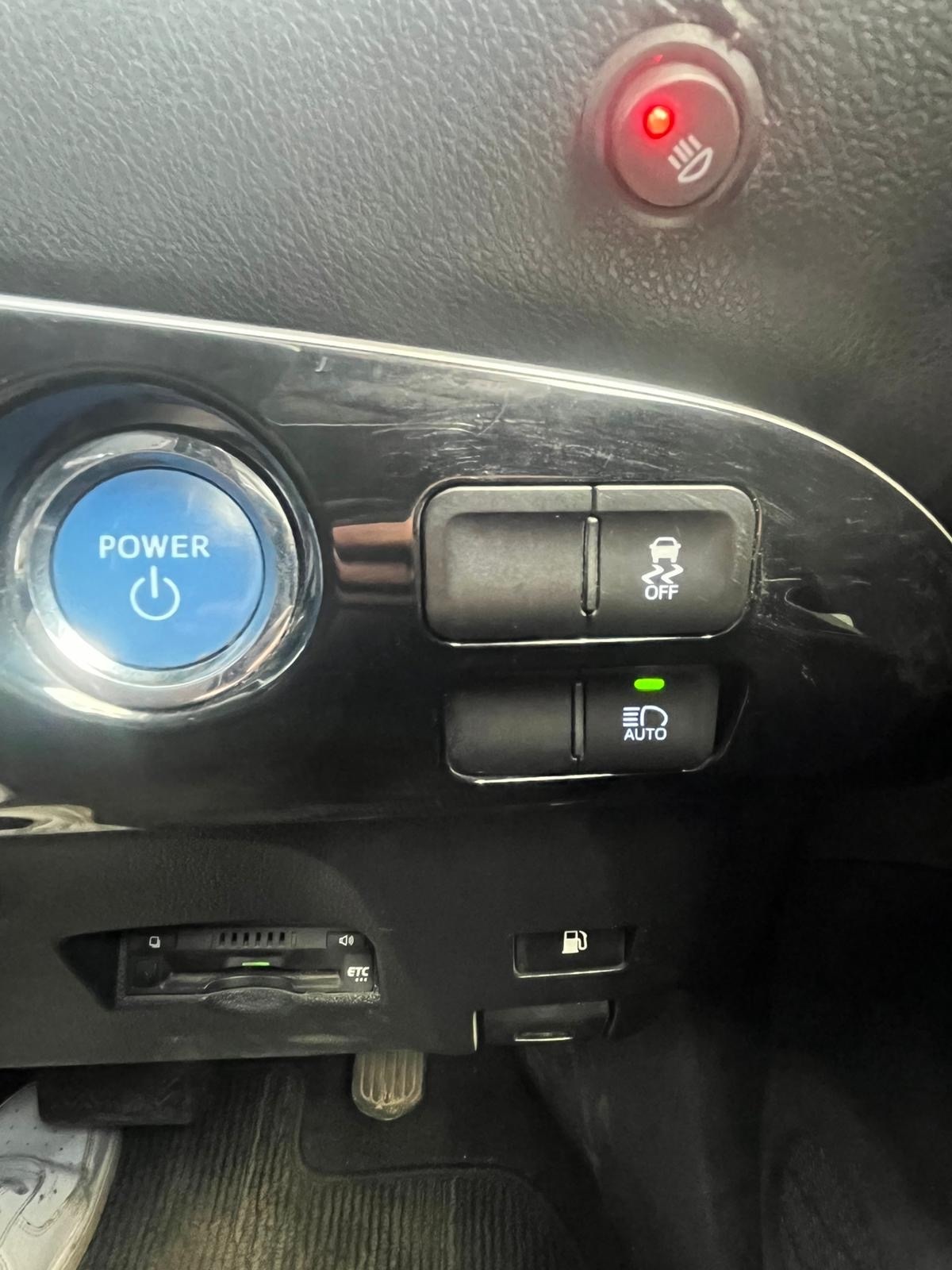 Used Toyota Prius 2018 for sale - 77946049: Photo 24