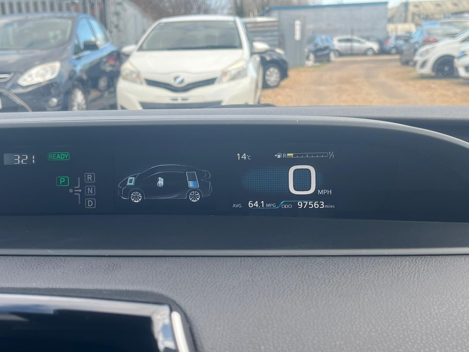 Used Toyota Prius 2018 for sale - 77946049: Photo 30