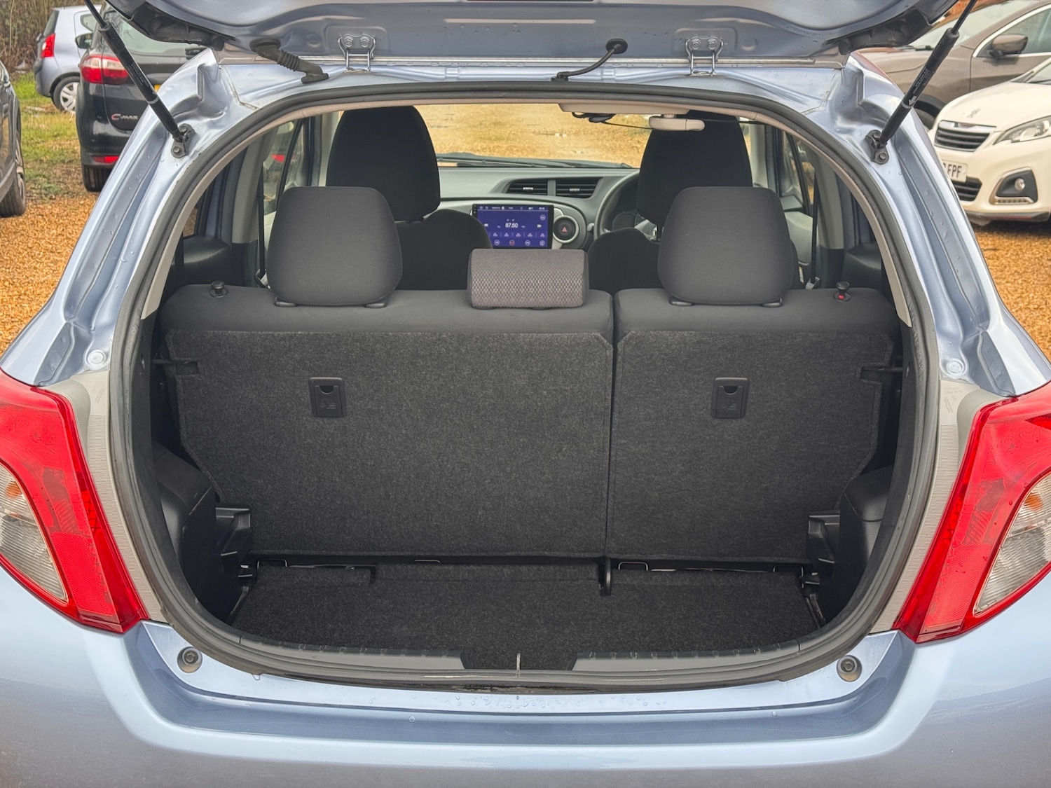 Used Toyota Vitz 2013 for sale - 77505381: Photo 11