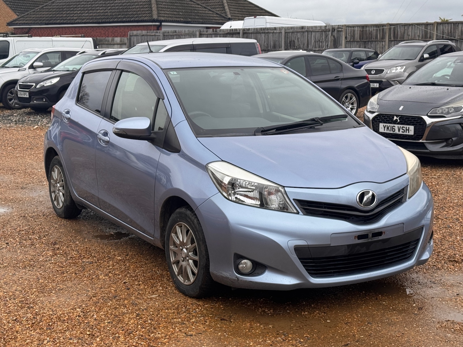 Used Toyota Vitz 2013 for sale - 77505381: Photo 4