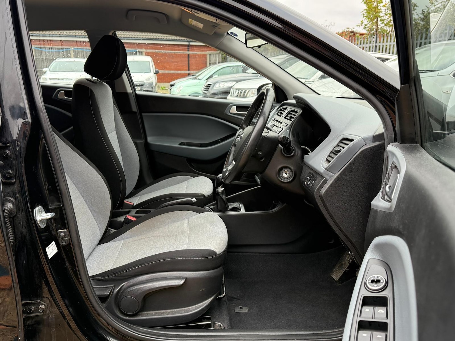 Used Hyundai i20 2016 for sale - 76360615: Photo 14