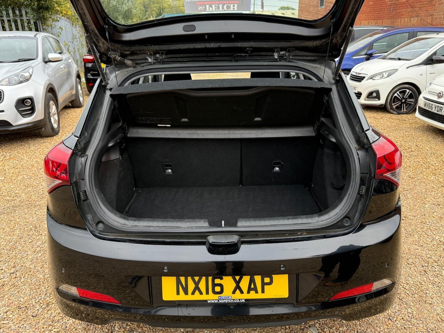 Used Hyundai i20 2016 for sale - 76360615: Photo 19