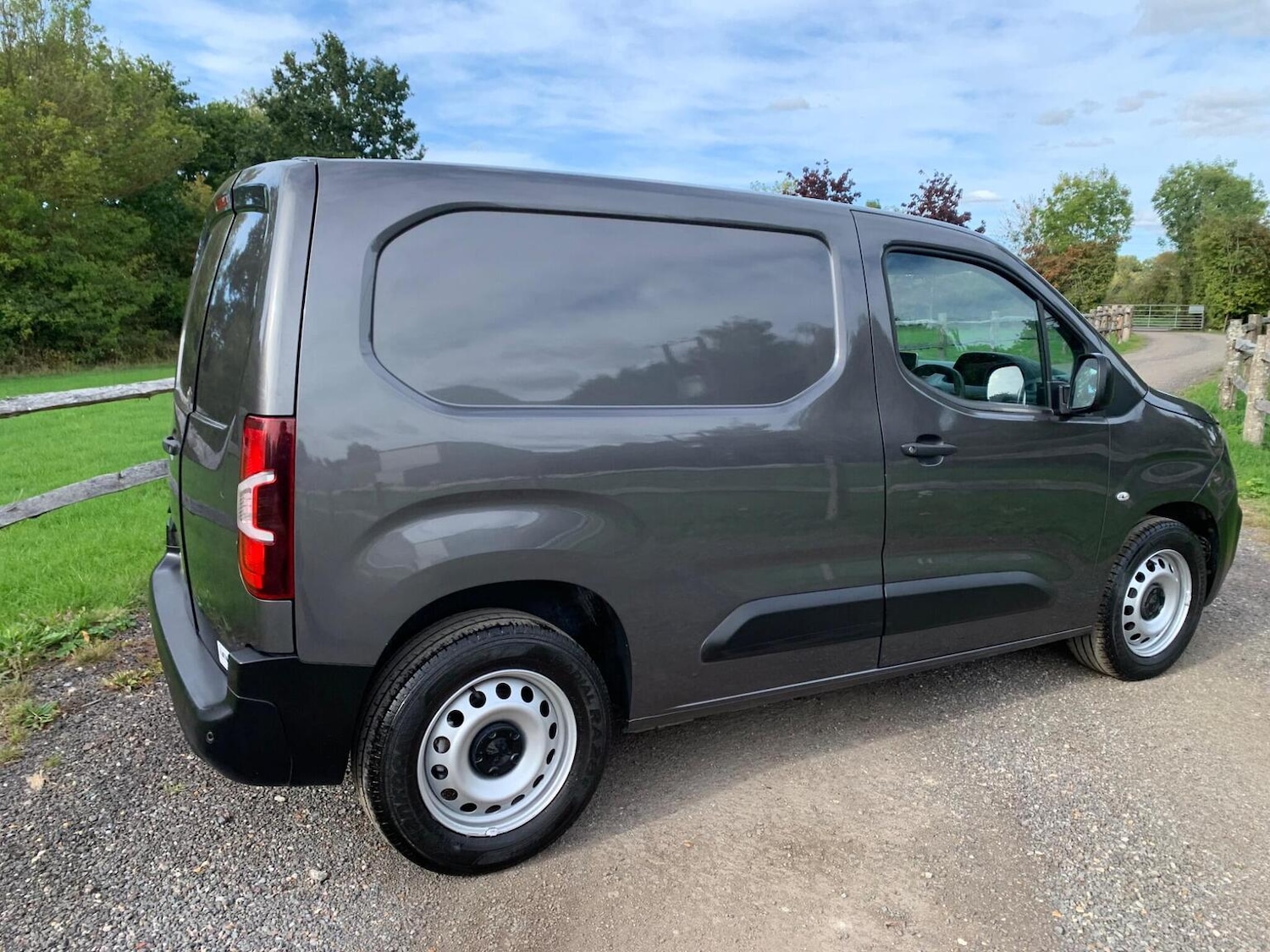 Used Peugeot Partner 2020 for sale - 76968578: Photo 17