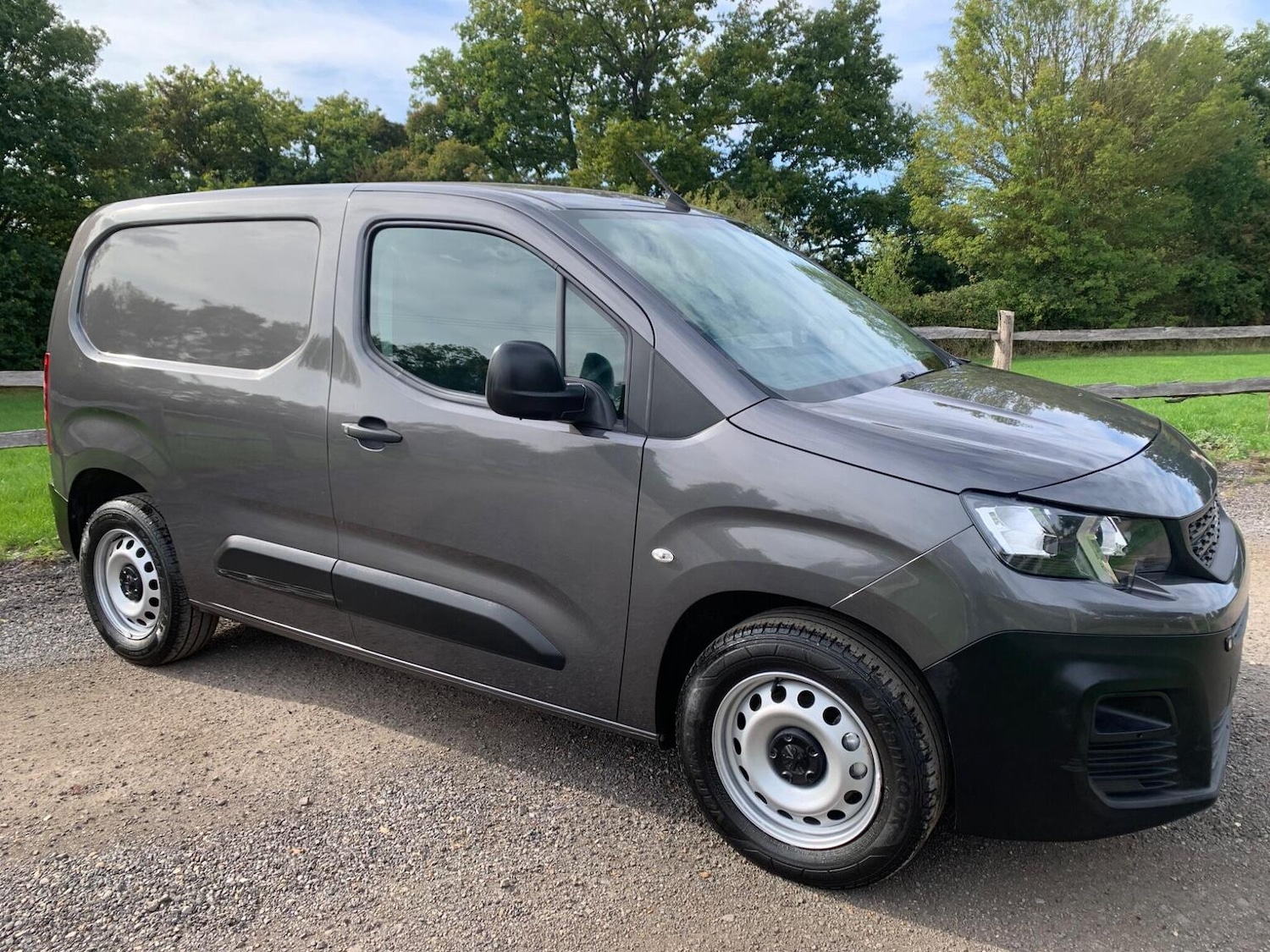 Used Peugeot Partner 2020 for sale - 76968578: Photo 2