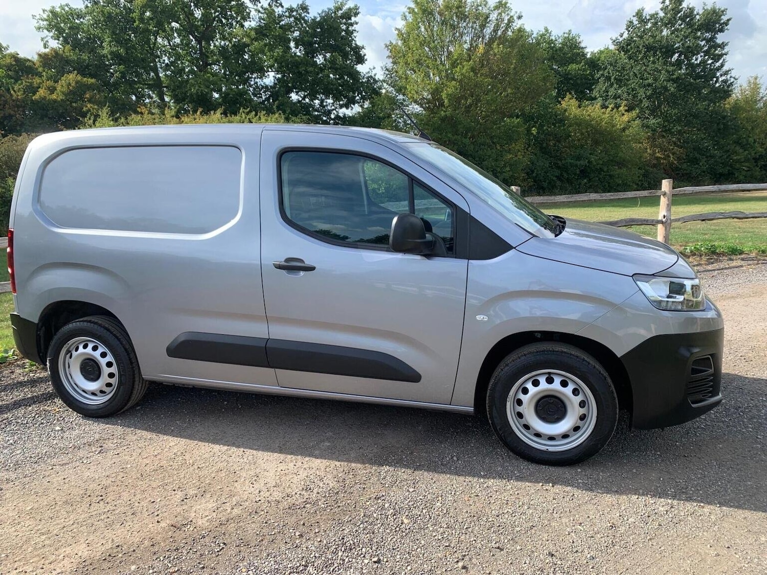 Used Citroen Berlingo 2023 for sale - 76963405: Photo 2