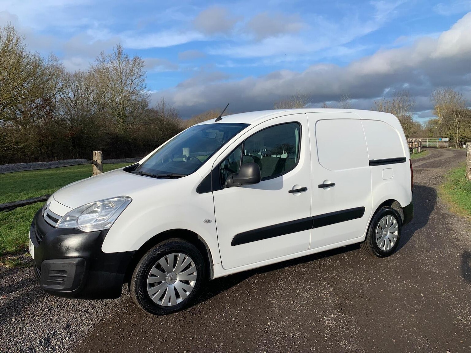 Used Citroen Berlingo 2017 for sale - 77318351: Photo 9