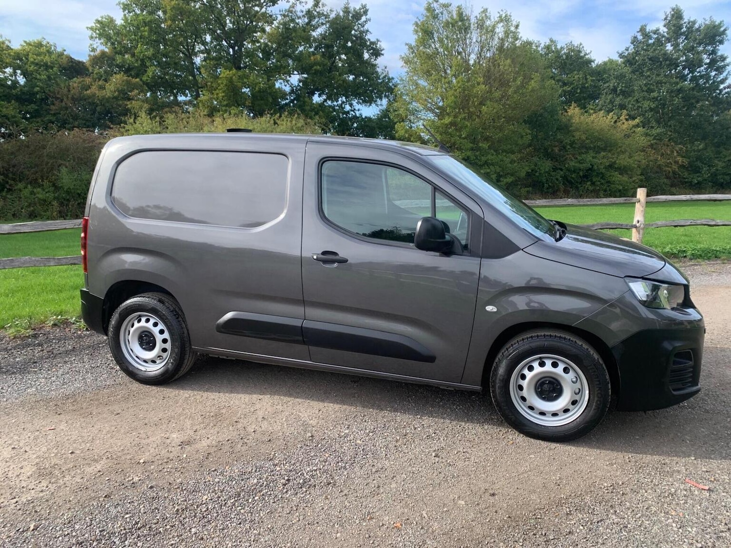 Used Peugeot Partner 2020 for sale - 77656397: Photo 1