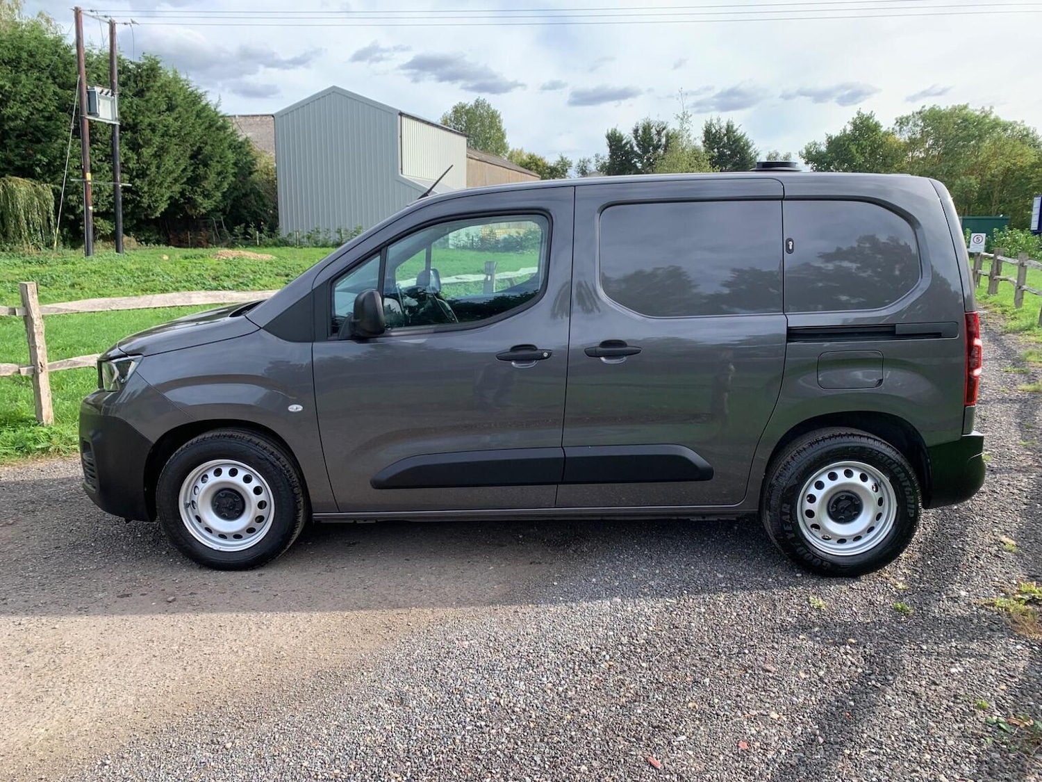 Used Peugeot Partner 2020 for sale - 77656397: Photo 21