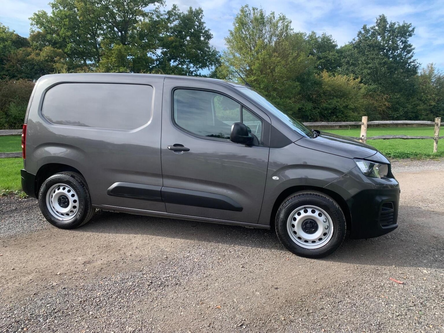 Used Peugeot Partner 2020 for sale - 77656397: Photo 3