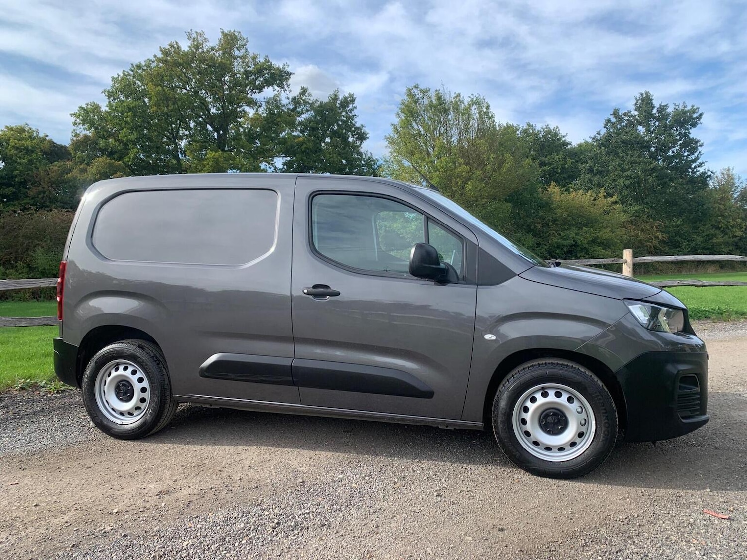 Used Peugeot Partner 2020 for sale - 77656397: Photo 7