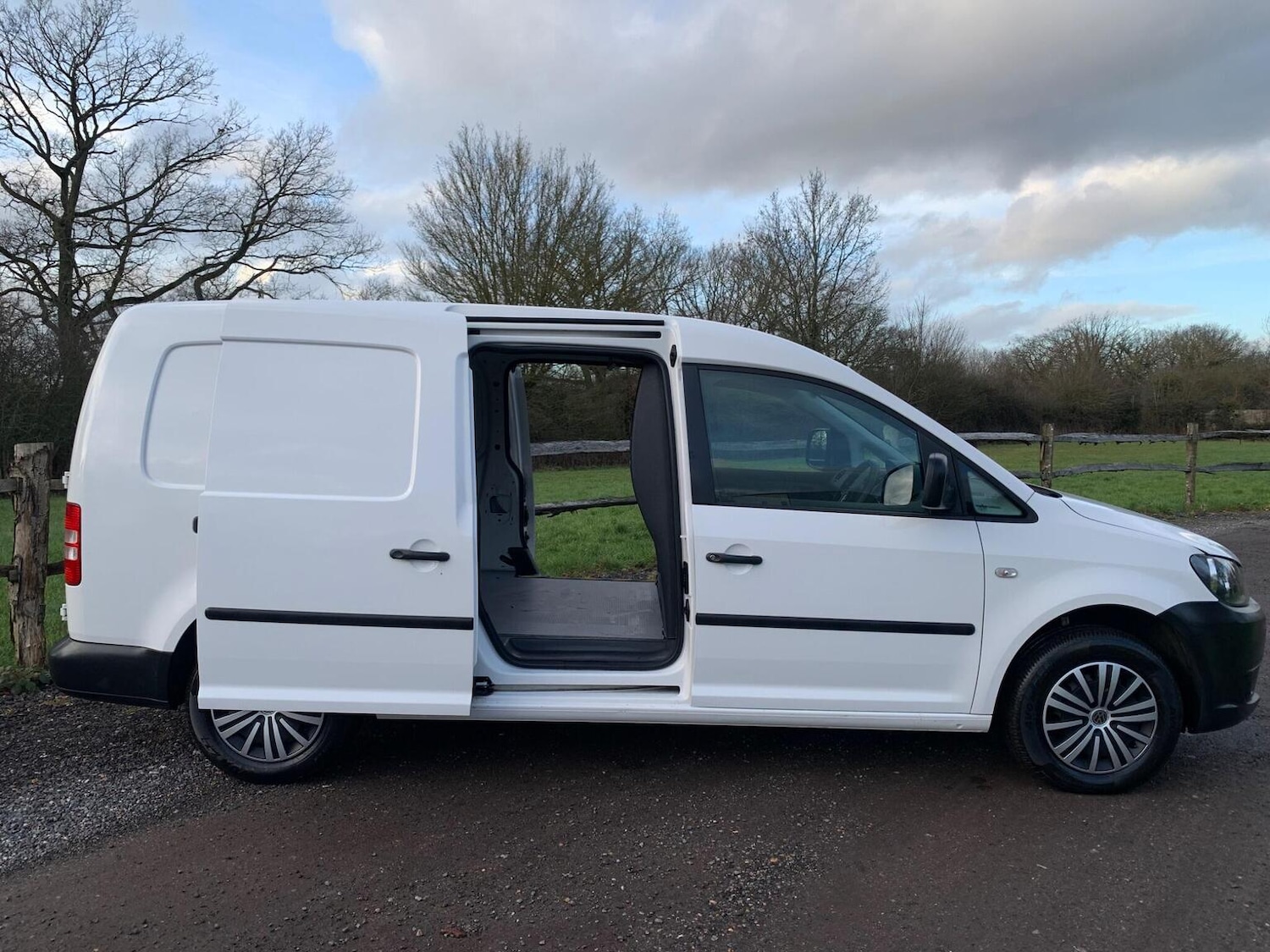 Used Volkswagen Caddy Maxi 2013 for sale - 77228262: Photo 70