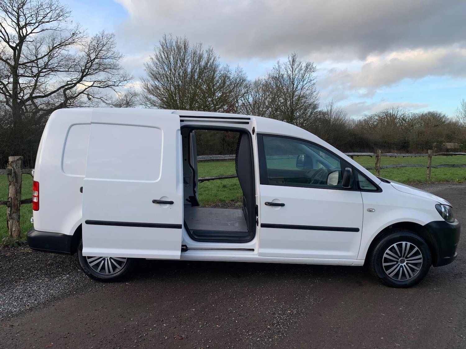 Used Volkswagen Caddy Maxi 2013 for sale - 77228262: Photo 71