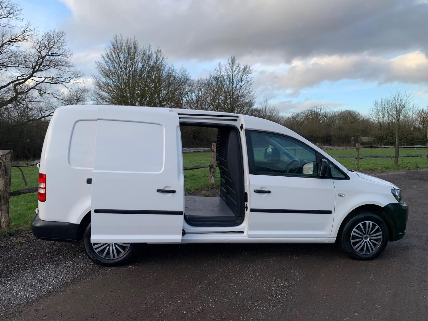 Used Volkswagen Caddy Maxi 2013 for sale - 77228262: Photo 72