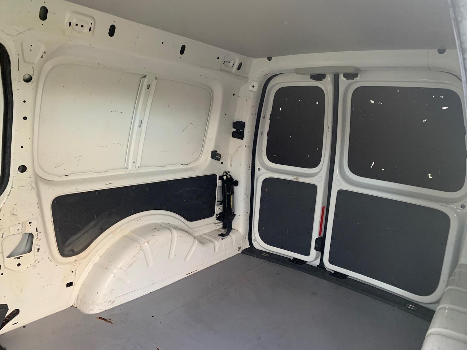 Used Volkswagen Caddy Maxi 2013 for sale - 77228262: Photo 98