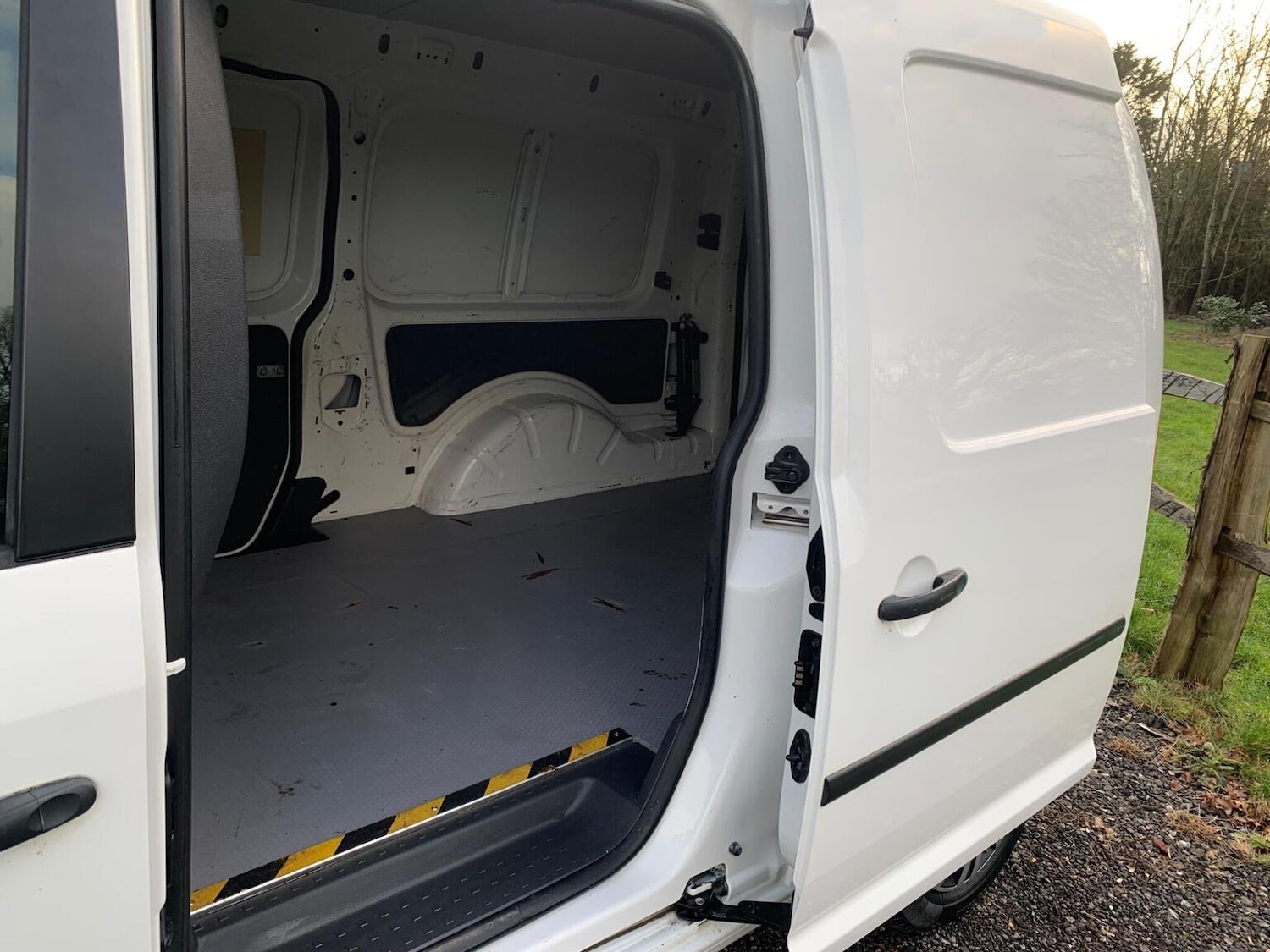 Used Volkswagen Caddy Maxi 2013 for sale - 77228262: Photo 99